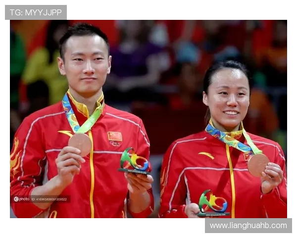 武汉羽毛球队与南京羽毛球队赛后复盘分析个人能力对比与战术执行